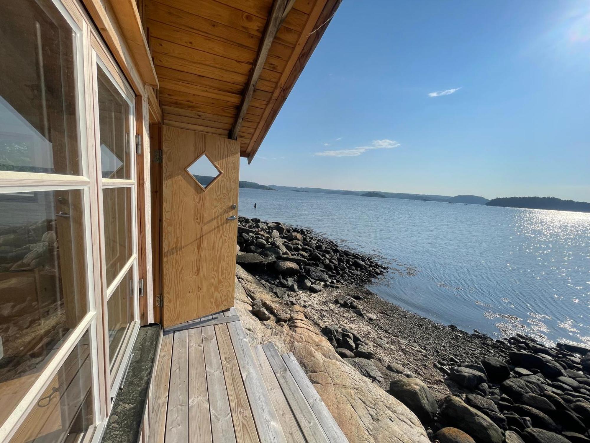 Seaside Dream With Jetty & Guest Cottage Ljungskile Exterior photo