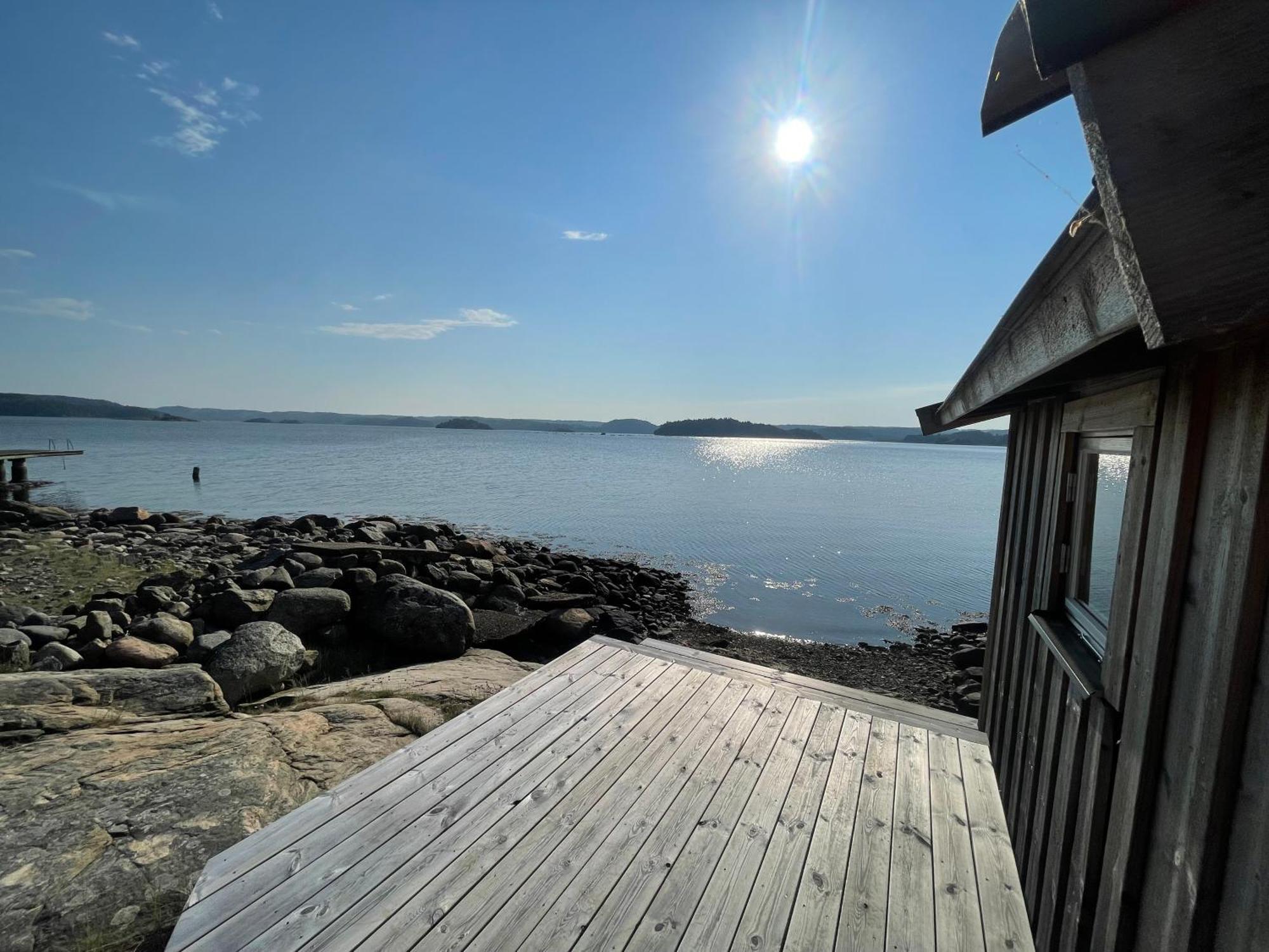 Seaside Dream With Jetty & Guest Cottage Ljungskile Exterior photo