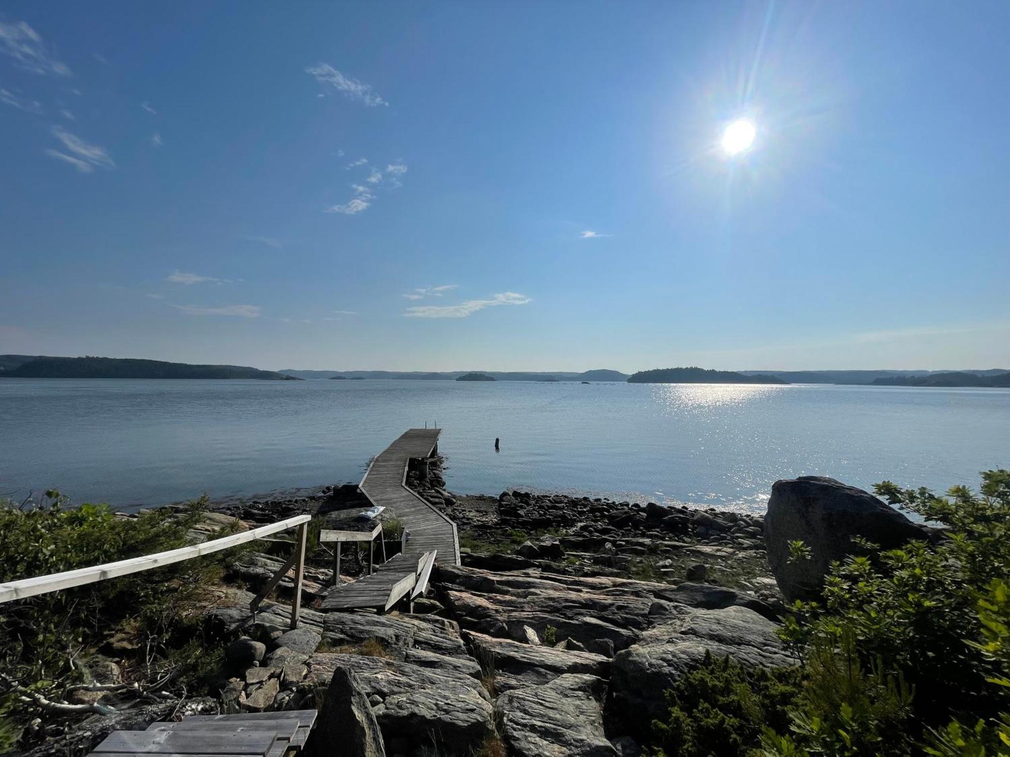 Seaside Dream With Jetty & Guest Cottage Ljungskile Exterior photo