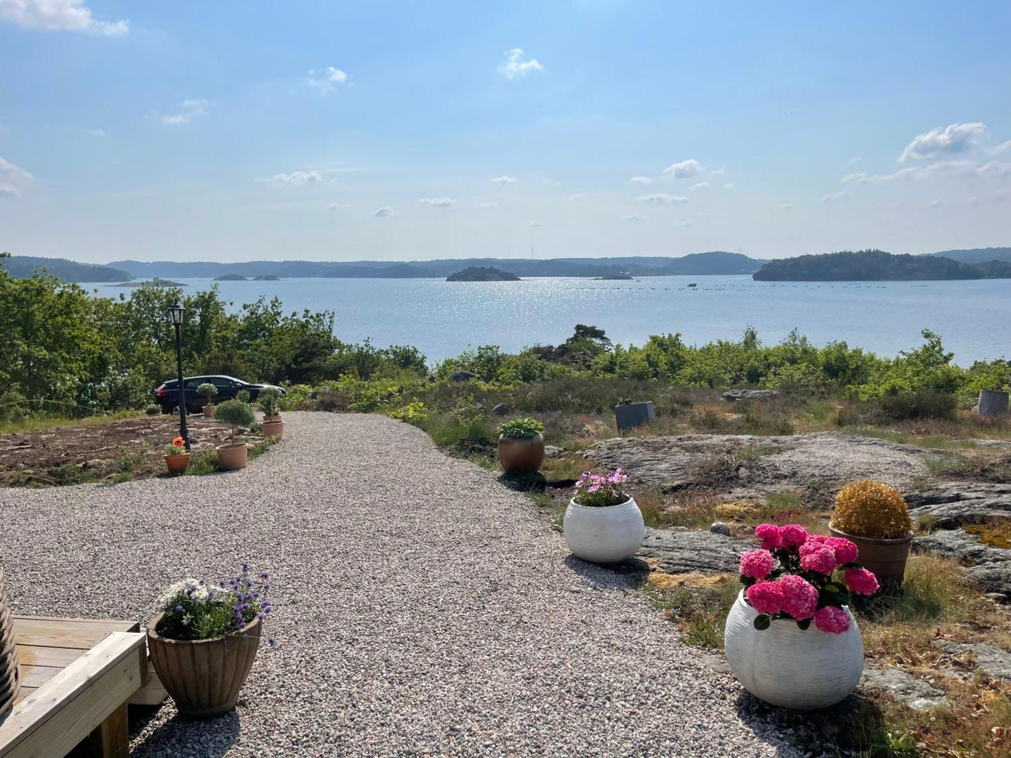 Seaside Dream With Jetty & Guest Cottage Ljungskile Exterior photo