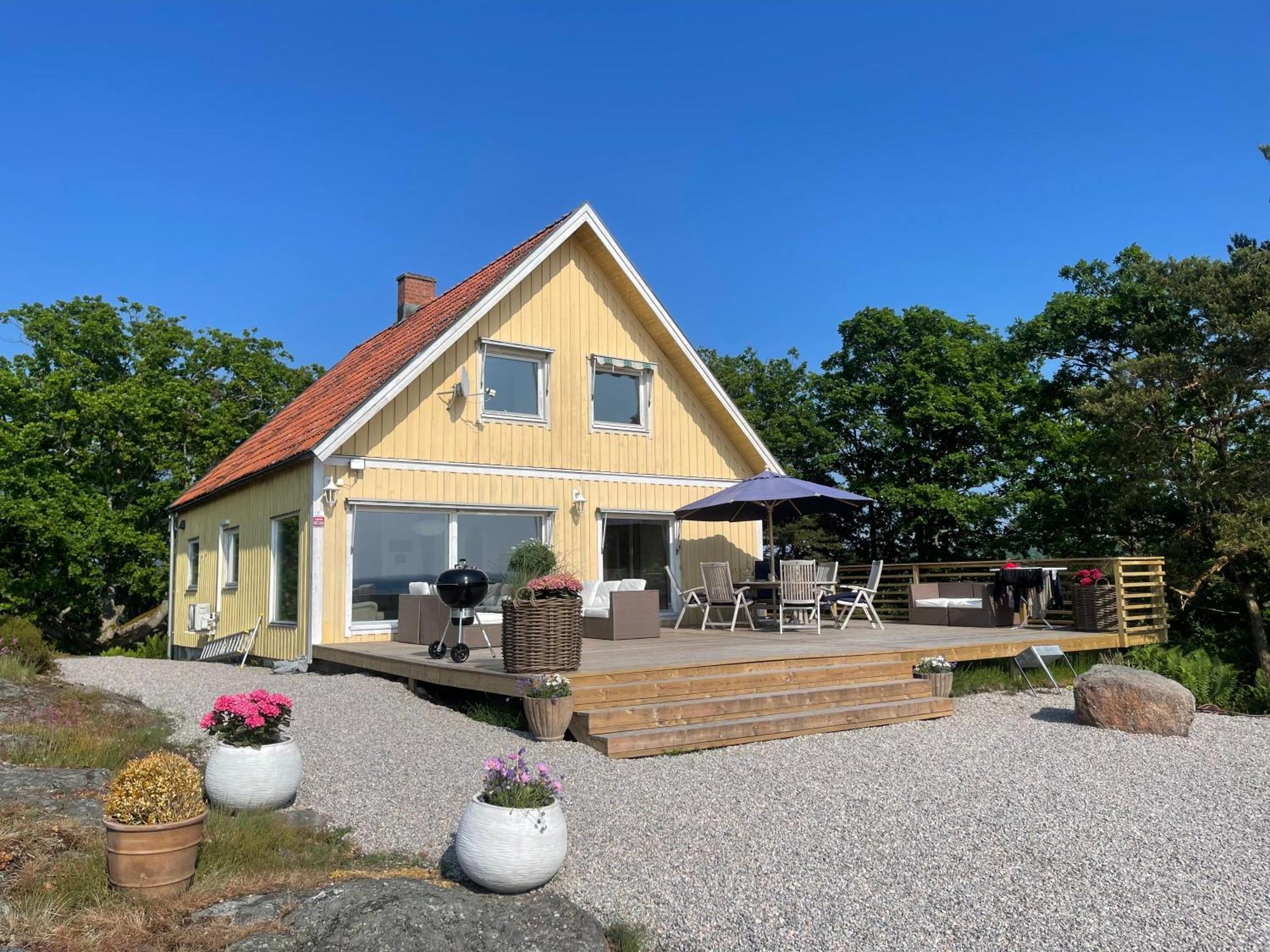 Seaside Dream With Jetty & Guest Cottage Ljungskile Exterior photo